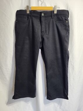 Liz Claiborne Black Womens Capris, Size 14
